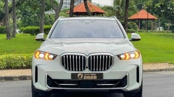 BMW X5 2023 xDrive40i xLine - 4000 km