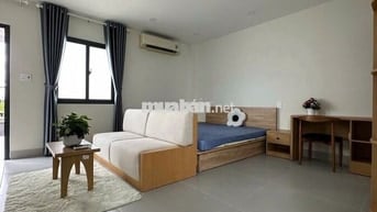Căn hộ dịch vụ ban công cao cấp đầy đủ tiện nghi ngay kênh Nhiều Lộc