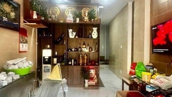 Vỡ nợ tôi bán gấp nhà 62m2 Hoàng Diệu-Q4-giá 1 tỷ450tr-sổ hồng riêng