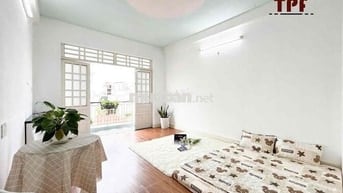 PHÒNG BAN CÔNG SIÊU ĐẸP ZÁ RẺ - SẴN NỘI THẤT Ở ĐƯỢC LIỀN - AN NINH CAO
