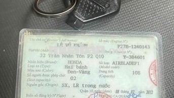 Xe AB 110 đời 2012 màu vàng đen cần bán
