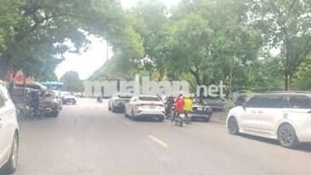 Tôi cần bán nhà Nguyễn Hữu Thọ 9tầng full nội thất.
