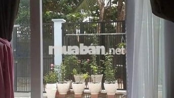 cho thuê nhà nguyên căn nhỏ , đường Qui Đức gần Cầu Ông Thìn