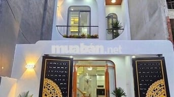 Nhà 2 lầu TP Thủ Dầu Một đường ô tô vào tận cửa. SHR công chứng ngay