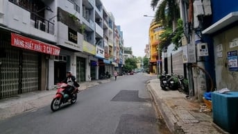 Kẹt tiền cần bán gấp căn nhà sẵn HĐT 25 triệu/tháng mặt tiền Hoa Sứ