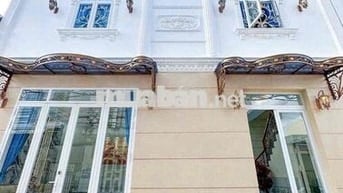 NHÀ 2 LẦU XÂY MỚI TRỤC CHÍNH HẺM LT 3/4 GẦN TRƯỜNG ĐHYD