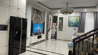 Cho thuê nhà 4 tầng đường Nguyệt Quế 22 - Vinhomes Riverside Long Biên