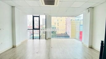 Cho thuê văn phòng tại đường Hào Nam sàn 50m2 đẹp rực rỡ  thoáng