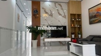 Bán nhà mới mua cho người nhà từ nước ngoài về ở nhưng chưa về được