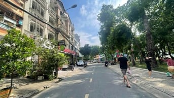 Bán khách sạn khu Tên Lửa, 20 x 20m, 5.5 tấm, 62 tỷ đối diện công viên