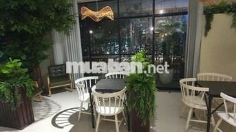 cho thuê nguyên căn mặt tiền kinh doanh khu vực sằm uất tên lửa