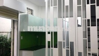 Cho thuê nhà 3 lầu DTSD hơn 100m Nguyễn Thượng Hiền 2Pn giá 12 triệu