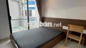 Phòng ban công full nội thất cho bạn nữ