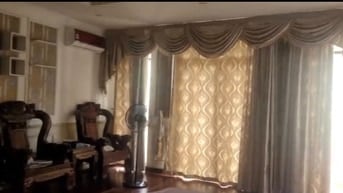 Cho thuê nhà mặt đường 12m thông thoáng . Giá 30 triệu / tháng 