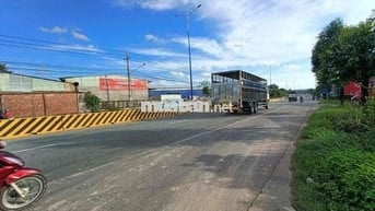 Đất 2 mặt tiền QL13 và DH611 Diện tích 1.793m2. Làm gì cũng được