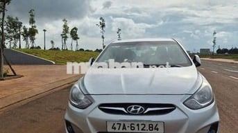 Hyundai Accent 2012, số tự động