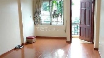 Cho thuê nhà ngõ Nguyễn Khang dt 50m x 5t ngõ Kinh doanh, ô tô tránh