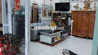 Bán nhà trục chính, nhà đã hoàn công, hẻm 3m thẳng và thông, nhà đẹp