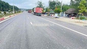 Cần bán gấp lô đất ngay mặt tiền đường nhựa lớn giá rẻ