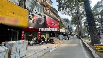 Cho thuê nhà MT Trần Hưng Đạo, Quận 1 – Vị trí đẹp, bảng hiệu 6m