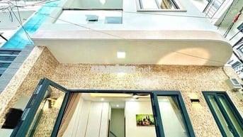 BÁN NHÀ CÁCH MẠNG THÁNG 8 NỞ HẬU - GẦN 35m2 - BTCT - NHỈNH 5 TỶ