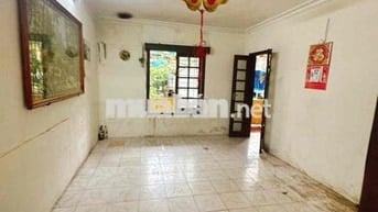 Giá đầu tư - Tập thể tầng 3 phố Quỳnh Mai 53/80 m2 sử dụng nhà cũ 3 ng