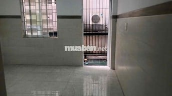 phòng ngay đường số 6 . Đối diện chợ Da Sà.