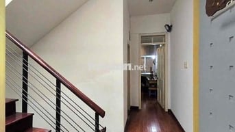 Cho thuê nhà Metro 1 trệt 2 lầu - đối diện Hoa viên