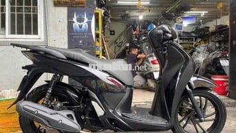 CHÍNH CHỦ BÁN XE SH CHO AE ĐANG CÀN TÌM MŨAE SH