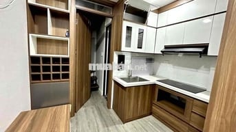 Cho thuê nhà 2 Tầng 172 Lạc Long Quân full nội thất sịn