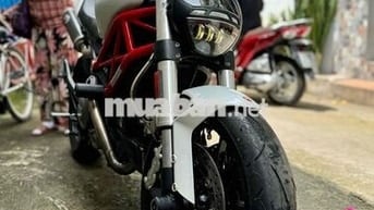 Ducati Monster 796