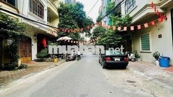 Nhà phân lô Phạm Tuấn Tài, Cầu Giấy 70m2 , 5T , Ô tô tránh- 26.5 Tỷ