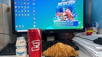 Tuyển nhân viên văn phòng làm việc 