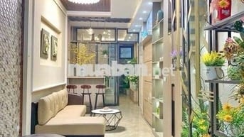 Bán nhà 50m2×5T NGUYỄN VĂN CỪ, LB, LÔ GIÁO VIÊN, Mt KHỦNG,  NGÕ Ô TÔ