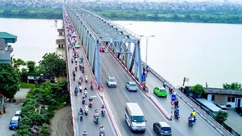 Bán nhà phố Bồ Đề. DT 64m2 x 7 tầng, MT 5,8m. Thang máy, gara ô tô. Gi