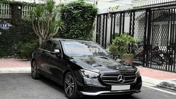 Mercedes Benz E180 model 2022 1 chủ