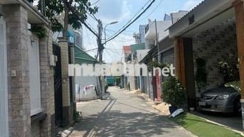 Xe hơi 7 chỗ ngủ nhà. Ngay Phạm Văn Đồng (4x15m) nở hậu 4 tầng - 4PN
