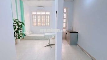 Cho Thuê Trọ Ban Công Full Nội Thất Gần Cresent Mall, Phú Mỹ Hưng
