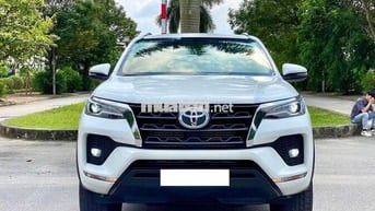Toyota Fortuner 2021 số tự động máy dầu