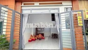 Ngộp ! Bán  căn nhà cấp 4 có lửng ở ngay TT Củ Chi 86m2 SHR giá 920tr
