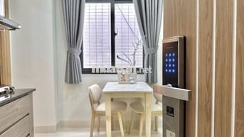 PHÒNG FULL NỘI THẤT CAO CẤP CỬA SỔ LỚN Ở BÌNH THẠNH NGAY PHÚ NHUẬN, Q3