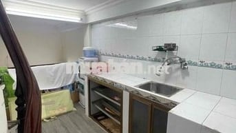 Cho thuê nhà ở nguyên căn ngõ rộng phố Hàng Cháo - Đống Đa