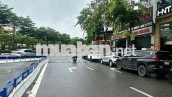 MẶT PHỐ PHẠM VĂN ĐỒNG 6 TẦNG THANG MÁY - NGAY NGÃ TƯ ĐÈN XANH ĐỎ PVD