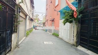 Bán Nhá 3 Tầng HXH Sát MT Đ. Số 11 Linh Xuân DT 66m 3Pn 3Wc Hoàn Công