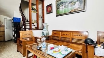 CẦU GIẤY,HIẾM, CÒN SÓT LẠI, 5 TẦNG,4 NGỦ, DT 35M2, PHẢI THẬT NHANH