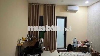 Phòng tầng 2 của nhà Nguyên căn