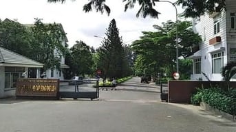 cần tiền bán biệt thự góc 2 mặt tiền có tầng hầm sadeco trung sơnchchủ
