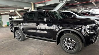 Ford Ranger Wildtrak 2024, lướt 8.000km, vay 75%