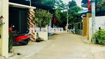 Mặt tiền đường Sông Đà sát chợ Bình Kỳ