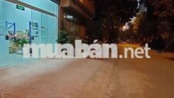 Đất vị trí đẹp, gần UBND phường Dương Nội. Xung quanh đầy đủ tiện ích